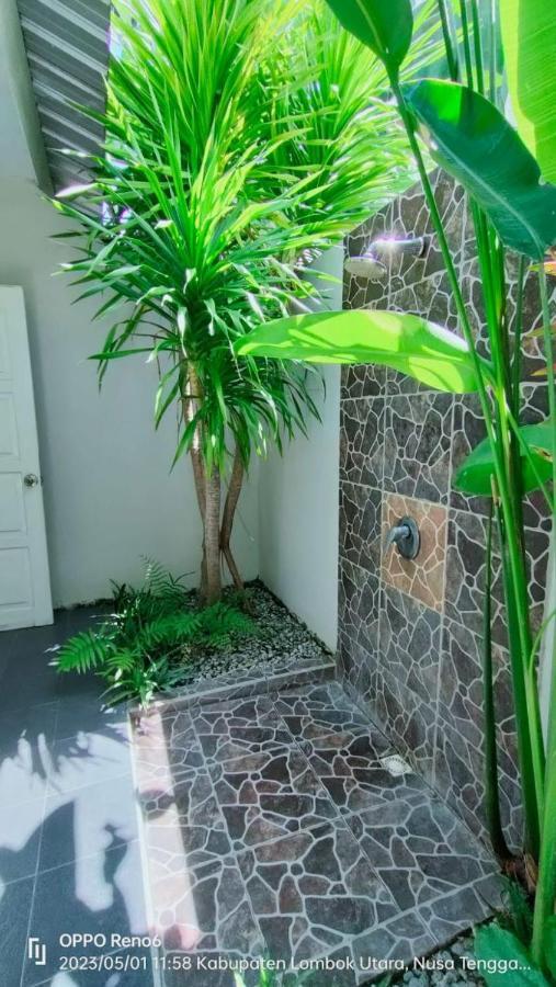 Pineapple Guest House Gili Air Exterior photo